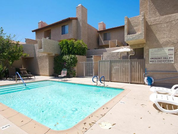 Palm Springs Home 984170