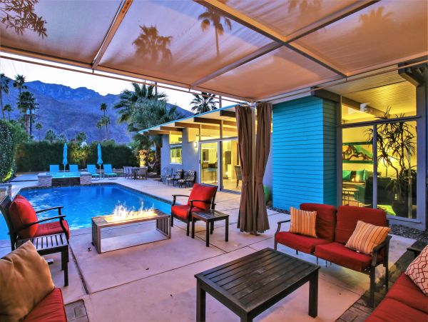 Palm Springs Home 984171
