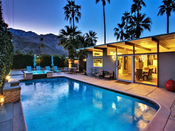 Palm Springs Home 984171