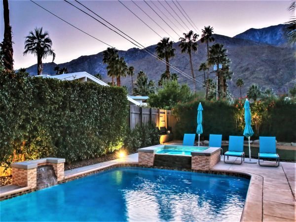 Palm Springs Home 984171