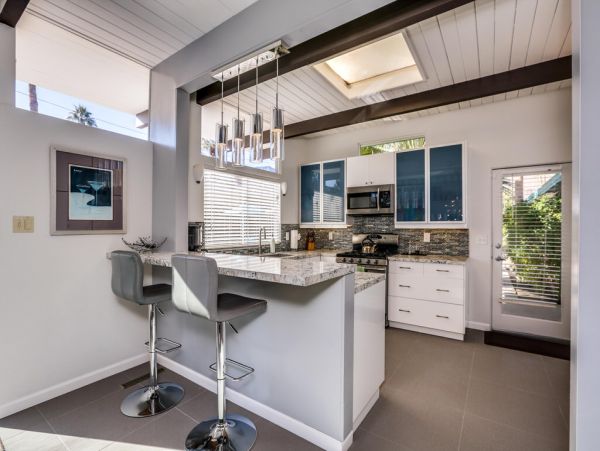 Palm Springs Home 984171