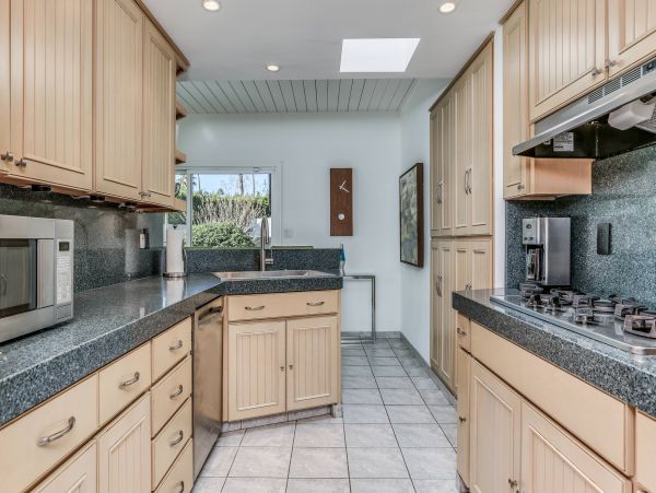 Palm Springs Home 984172