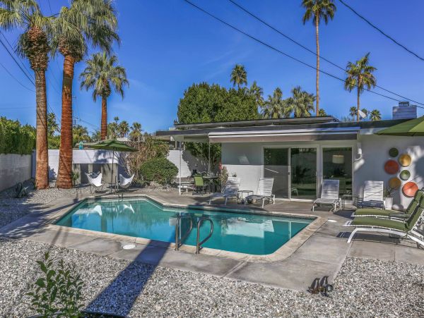 Palm Springs Home 984172