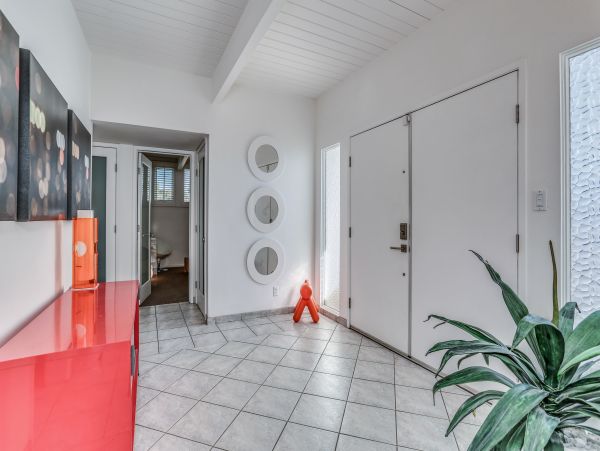 Palm Springs Home 984172