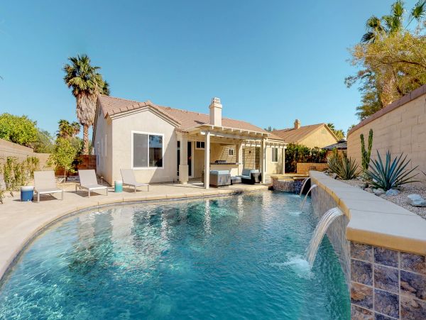 Palm Springs Home 984173