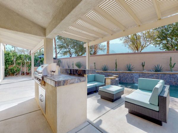Palm Springs Home 984173