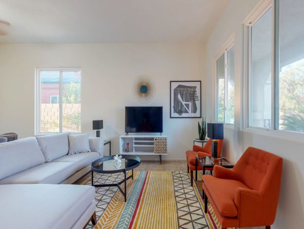 Palm Springs Home 984173