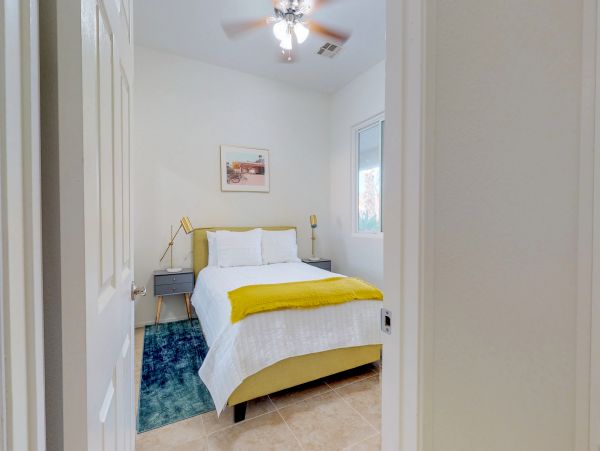 Palm Springs Home 984173