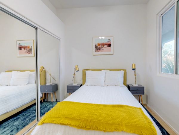 Palm Springs Home 984173