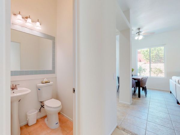 Palm Springs Home 984173