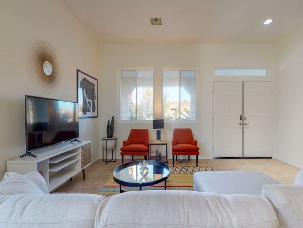 Palm Springs Home 984173