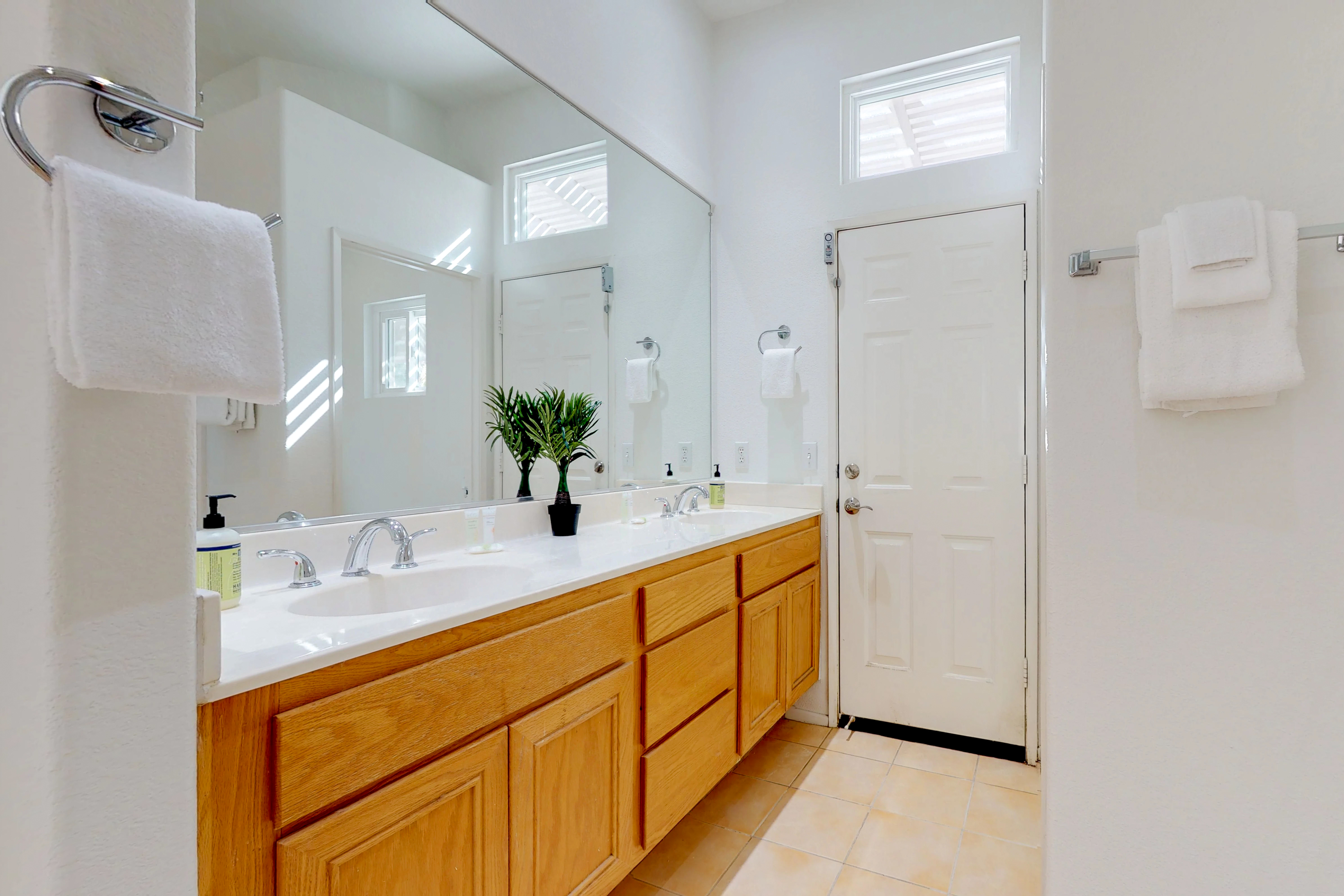 Palm Springs Home 984173