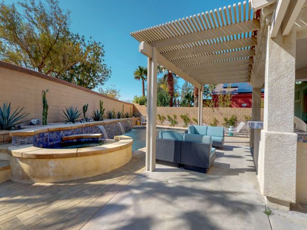 Palm Springs Home 984173