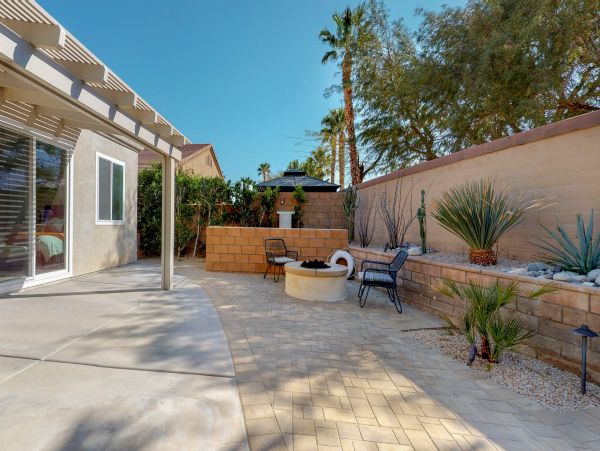 Palm Springs Home 984173