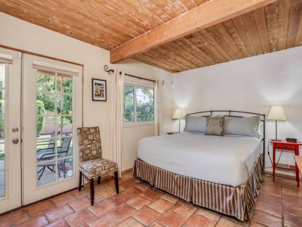 Palm Springs Home 984174