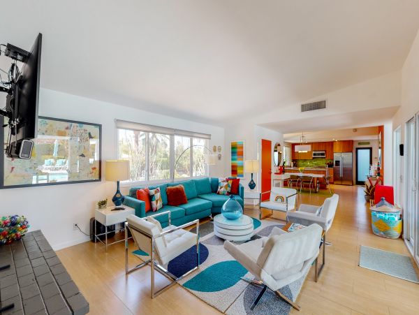 Palm Springs Home 984175