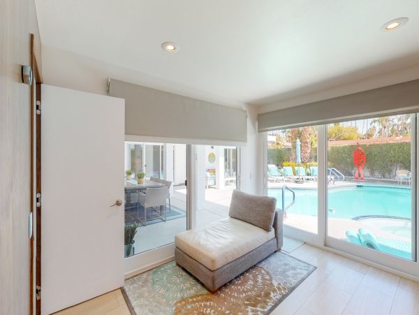 Palm Springs Home 984175