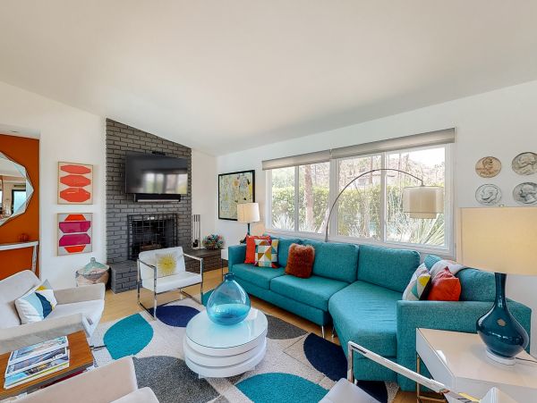 Palm Springs Home 984175