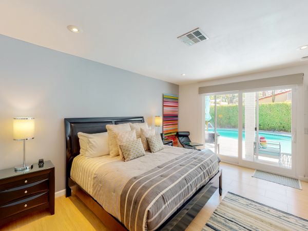 Palm Springs Home 984175