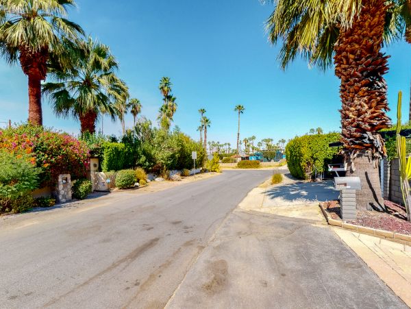 Palm Springs Home 984175