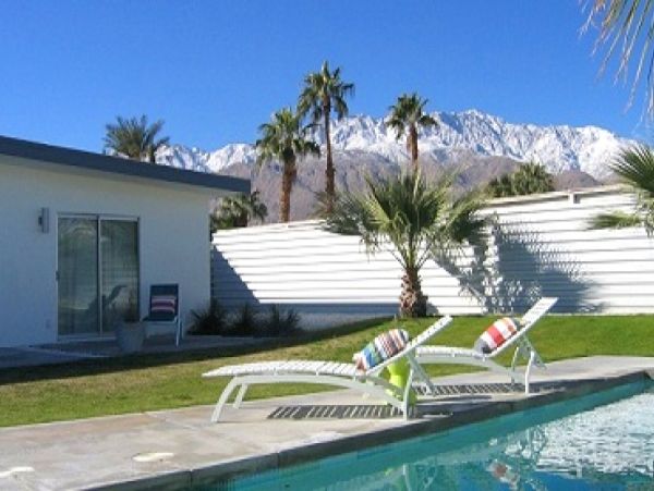 Palm Springs Home 984176