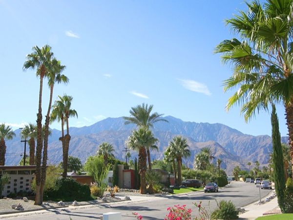 Palm Springs Home 984176