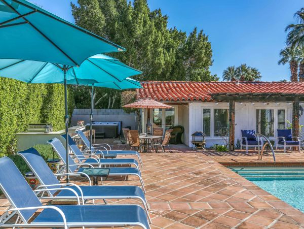 Palm Springs Home 984177