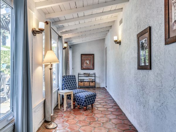 Palm Springs Home 984177
