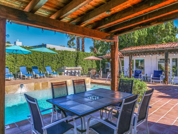 Palm Springs Home 984177