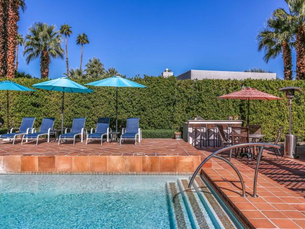 Palm Springs Home 984177
