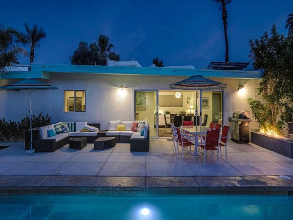 Palm Springs Home 984178