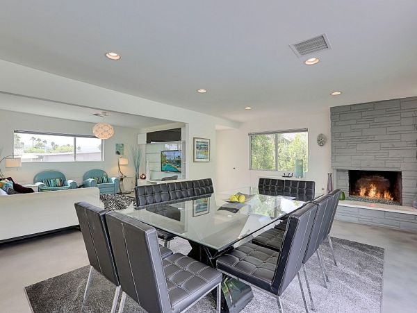 Palm Springs Home 984178