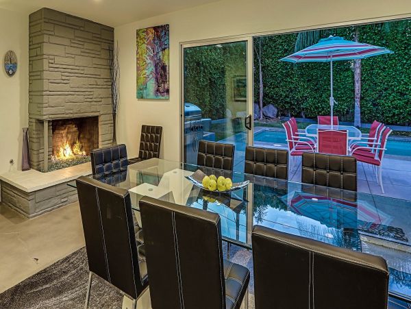 Palm Springs Home 984178