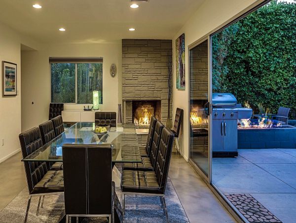Palm Springs Home 984178