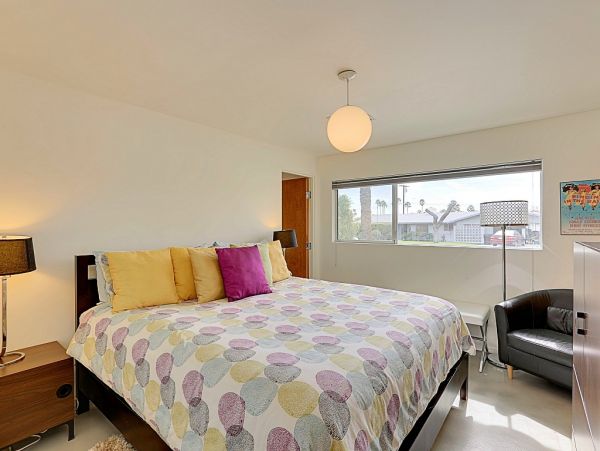 Palm Springs Home 984178