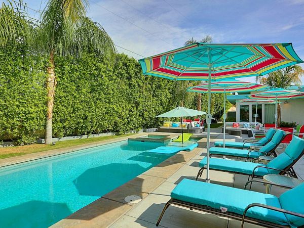 Palm Springs Home 984178