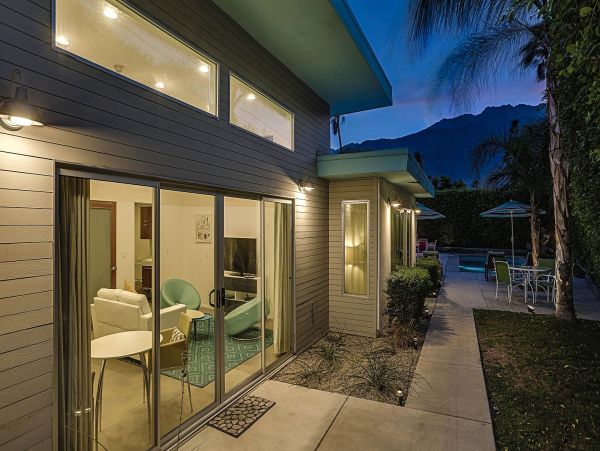 Palm Springs Home 984178