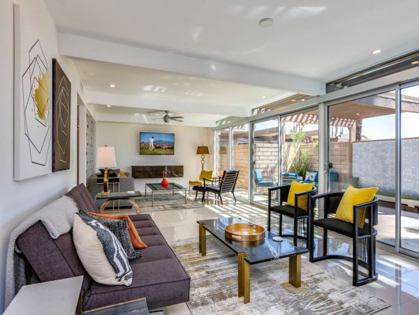 Palm Springs Home 984179