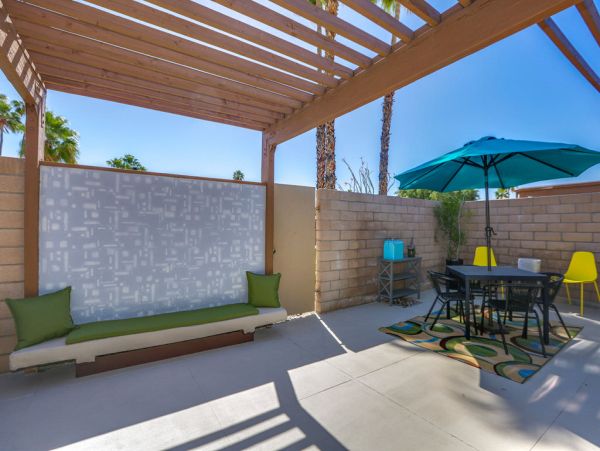 Palm Springs Home 984179