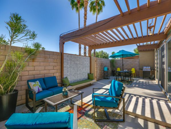 Palm Springs Home 984179