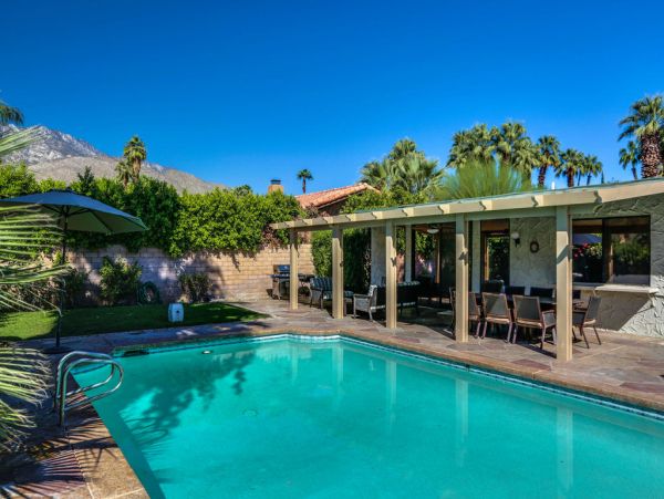 Palm Springs Home 984181