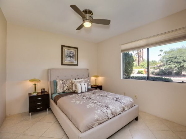 Palm Springs Home 984181