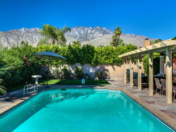 Palm Springs Home 984181