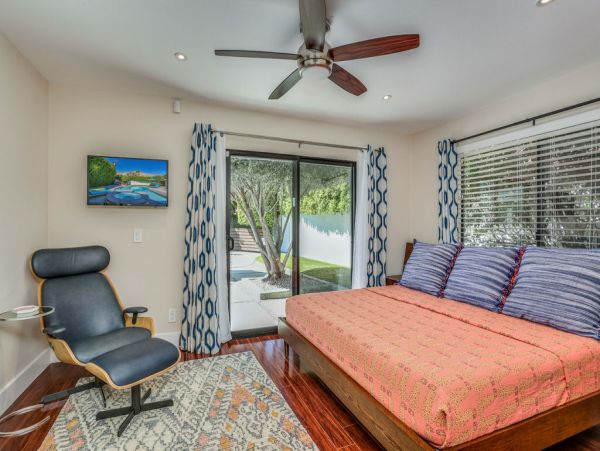 Palm Springs Home 984182