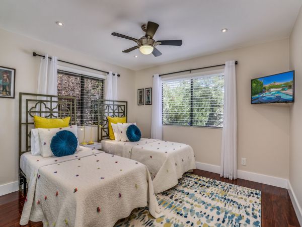 Palm Springs Home 984182