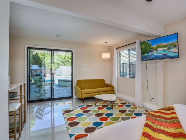 Palm Springs Home 984182