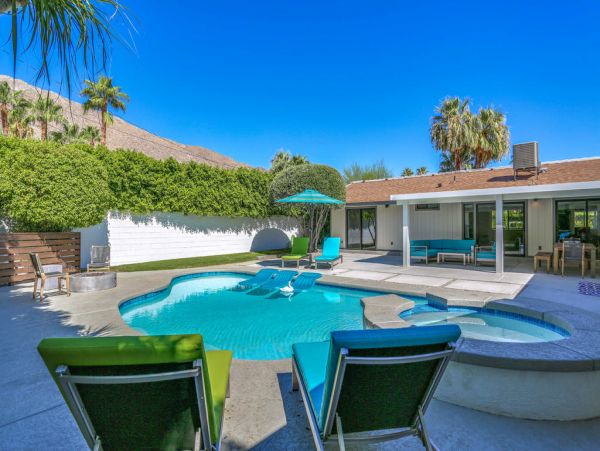 Palm Springs Home 984182
