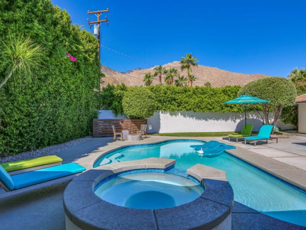 Palm Springs Home 984182