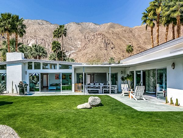 Palm Springs 4 Bedroom Home with Private Pool & Spa