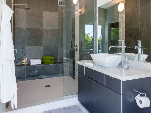 Palm Springs 4 Bedroom Home with Private Pool & Spa